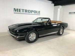 Immagine 6/32 di Aston Martin V8 Volante (1982)
