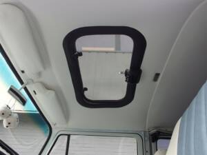 Bild 43/99 von Volkswagen T2b Kastenwagen (1977)