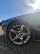 Image 15/16 of Mercedes-Benz SL 500 (2002)