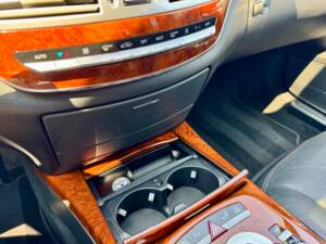 Bild 56/79 von Mercedes-Benz S 500 BlueEFFICIENCY (2011)
