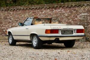 Imagen 2/50 de Mercedes-Benz 280 SL (1976)