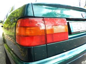 Bild 10/40 von Volkswagen Passat 2.0 (1995)