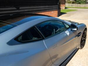 Image 41/80 of Aston Martin Vanquish (2013)