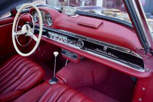 Image 26/50 of Mercedes-Benz 300 SL Roadster (1959)