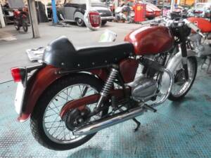 Image 2/19 of Moto Guzzi DUMMY (1968)