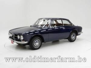 Image 1/15 de Alfa Romeo 1750 GT Veloce (1969)