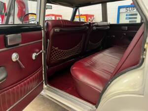 Afbeelding 12/17 van FIAT 2300 (1964)