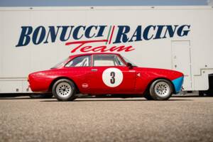Imagen 7/81 de Alfa Romeo 1750 GT Veloce (1968)