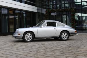 Image 24/78 of Porsche 911 2.0 S (1966)