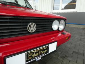 Bild 21/23 von Volkswagen Golf I Cabrio 1.8 (1990)