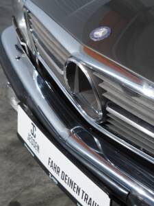 Immagine 8/51 di Mercedes-Benz 280 SL (1985)