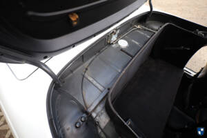 Image 26/85 of Mercedes-Benz 560 SL (1986)