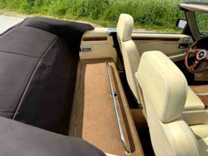 Image 26/50 de Jaguar XJS 5.3 V12 (1989)
