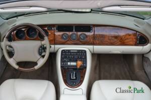 Imagen 41/50 de Jaguar XK8 4.0 (1998)
