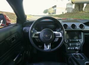 Image 19/33 de Ford Mustang GT 5.0 V8 (2022)