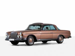 Image 2/57 of Mercedes-Benz 280 SE 3,5 (1971)