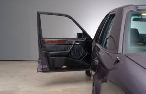 Bild 17/38 von Mercedes-Benz 500 E (1992)