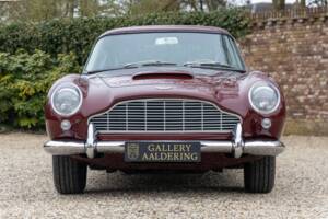 Image 5/50 de Aston Martin DB 5 Vantage (1965)