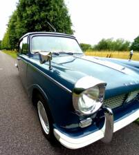 Image 2/93 of Triumph Herald 1200 (1964)