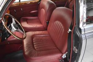 Image 12/39 of Jaguar Mk II 3.8 (1960)