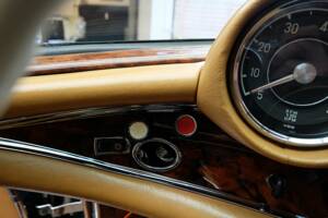 Immagine 50/79 di Mercedes-Benz 280 SE 3,5 (1970)