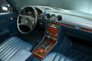 Image 19/30 of Mercedes-Benz 380 SL (1985)