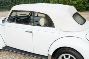 Image 14/50 of Volkswagen Käfer 1303 &quot;Champagne Edition&quot; (1977)