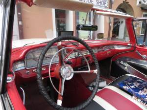 Image 12/31 de Ford Fairlane Skyliner (1959)
