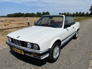 Image 1/8 of BMW 320i (1983)