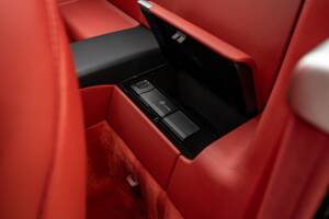 Image 18/47 of Mercedes-Benz SL 600 (2004)