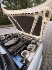 Immagine 51/75 di BMW 320i (1988)
