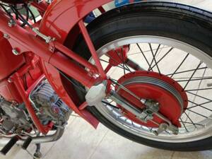 Image 13/39 of Moto Guzzi Falcone Sport (1954)