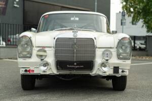 Obraz 8/50 pojazdu Mercedes-Benz 220 S b (1967)