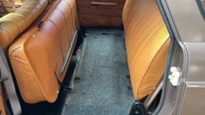 Image 23/40 of Peugeot 404 Break (1965)