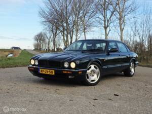 Bild 3/31 von Jaguar XJR 4.0 Supercharged (1997)
