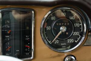 Bild 12/31 von Mercedes-Benz 230 SL (1966)