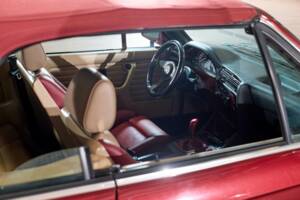 Image 39/45 of BMW 320i (1990)