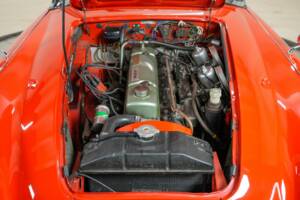 Image 6/50 of Austin-Healey 3000 Mk II (BJ7) (1964)
