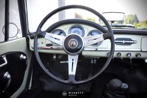 Image 37/49 of Alfa Romeo Giulia 1600 Spider (1964)
