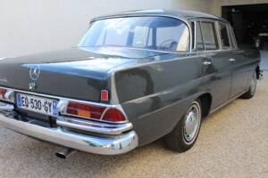 Image 3/18 of Mercedes-Benz 220 SE b (1961)
