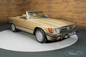 Image 17/19 of Mercedes-Benz 560 SL (1988)
