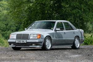 Image 1/43 of Mercedes-Benz 300 CE 3.2 AMG (1990)