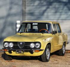 Image 5/22 de Alfa Romeo Giulia Nuova Super 1300 (1975)
