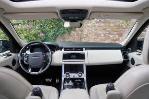 Image 34/50 of Land Rover Range Rover Sport P400e PHEV (2020)