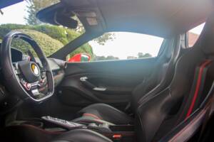 Bild 35/43 von Ferrari F8 Spider (2020)