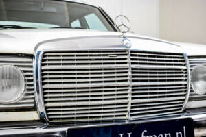 Bild 43/46 von Mercedes-Benz 240 D (1982)