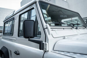 Immagine 35/97 di Land Rover Defender 90 (1995)