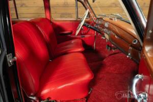 Image 9/19 de Mercedes-Benz 220 a (1955)