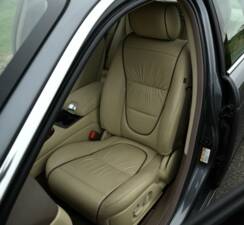 Image 25/50 of Jaguar XJ 8 4.2 (2007)