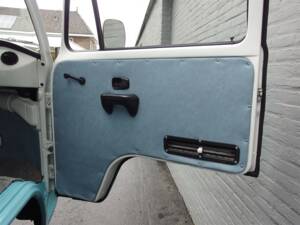 Bild 58/99 von Volkswagen T2b Kastenwagen (1977)